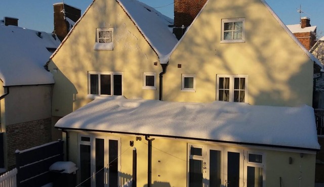 66 High Street - 4 bedroom holiday home in Grade II listed house