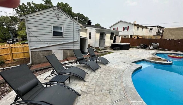 68) 4 bedroom home with a Pool!