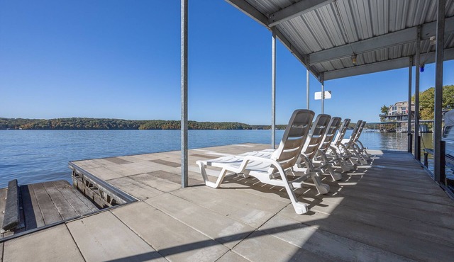 6906 Elbow Cay - Lakefront House with Hot Tub