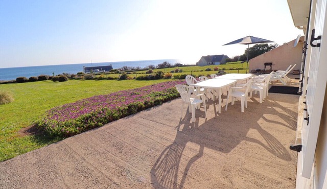 697-Villa Hent Kost 100m from the sea