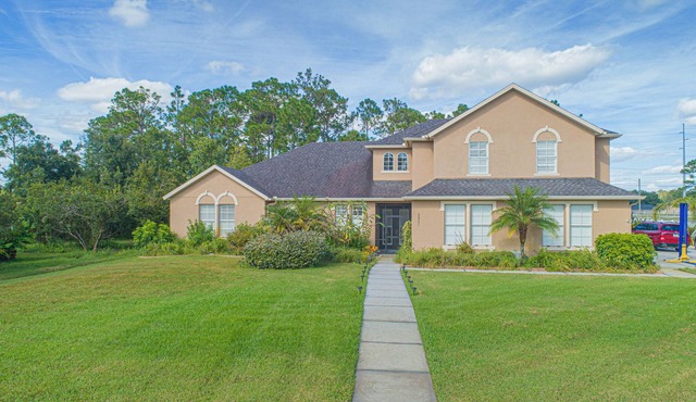 6B/4B Estate W/Pool, Theater & Trails