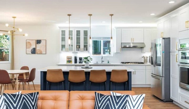 6B/4BA SFH in Leschi w/backyard 8 Beds Sleeps 16