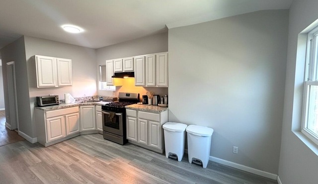 6BD 2Ba Charming Home in Staten Island