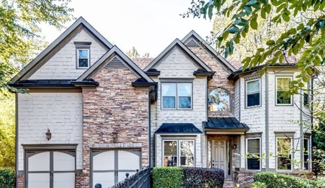 6BD/5.5B,Brookhaven.Sleeps 12,Big yard,w pool.Gate