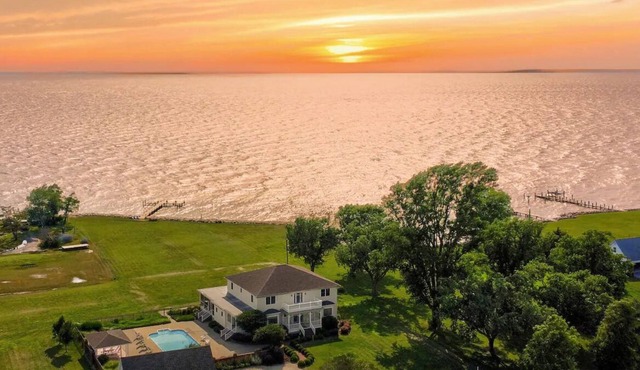 6bd on Chesapeake w Pool 🌟 Hot Tub 🐟 Fish & Crab 🌟