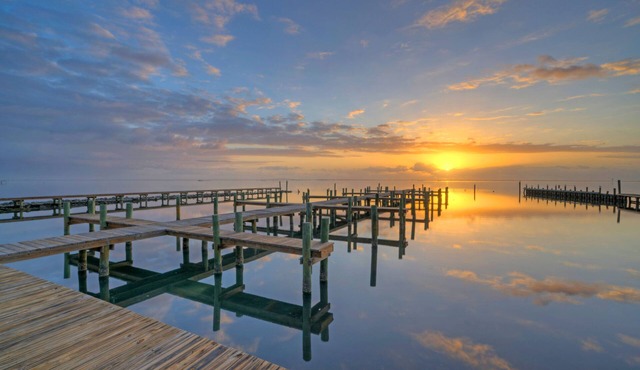 6BDR Bay Haven w/Shared Waterfront Pool + Boat Dock | Keeper Trout by AvantStay
