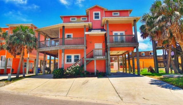 6BDRM Home Multiple Decks w/Oceanview, Hot Tub & Pool/Beach Access