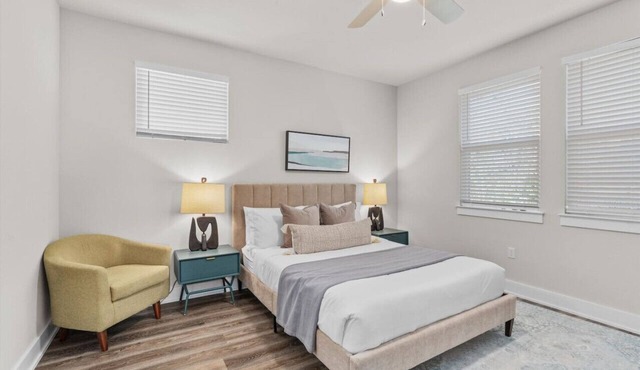 6BDRM Hyde Park home near guad