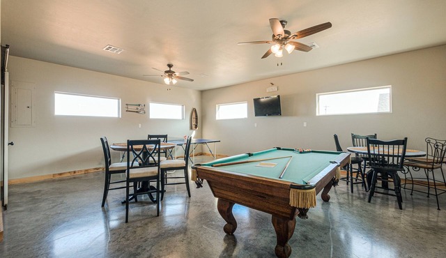 6Bdrm.Pool Table! Launch nearby! Lake Texoma!
