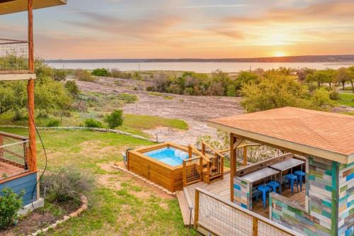6bed 4bath 3 acres with 18i0 degree views pool firepit