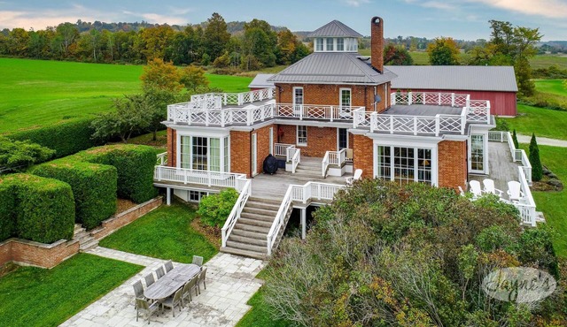 6Bed, 4Bath estate with breathtaking views, sports court, pool area and more!