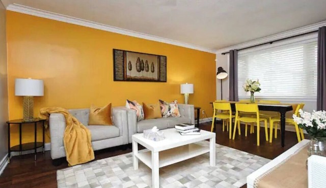 6bedroom residential home-North York Subway access