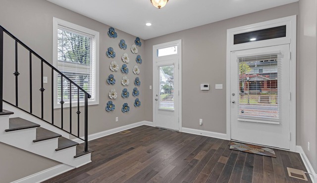 " 6BR/4.5BA Retreat in Midtown! Perfect for Groups, Comfort & Prime Location"