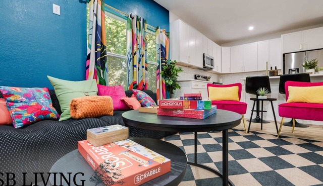 6Br 4Bath Home Just 5 Minutes to Lower Greenville