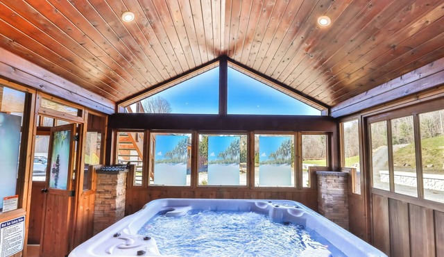 6BR/7bath Luxury home Hot Tub in Hunter Catskills