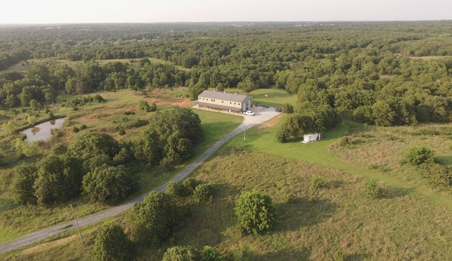 ✓6BR Barndominium ✓4 Bathrooms ✓For Families ✓Quiet ✓120 Acres ✓~4500 sq.ft.