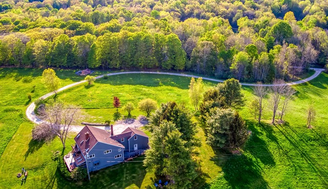 6BR Berkshire Bliss - 38 Acres of nature - minutes from Jiminy Peak Ski Resort