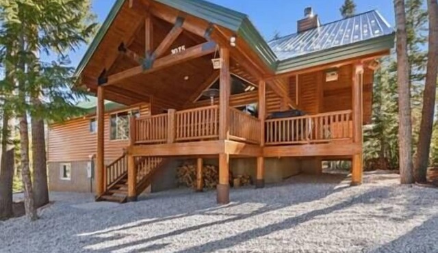 6BR Cabin-Hot Tub-Game Room-Near Bryce Canyon & Zion-Sleeps 12 Adults