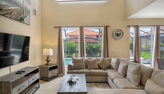 6BR Family Villa Pool + Game Room/25min to Disney