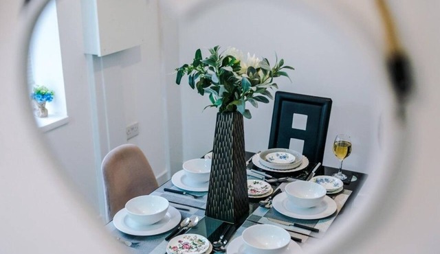 6BR Home in Castleton|Ideal for Contractors & Groups|WIFI|Parking|20% Discount