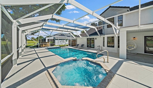 6BR Luxury Wellington Villa with Pool & Spa