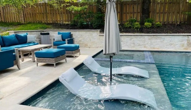 6BR Modern Home w/HEATED Pool & Screened in Porch