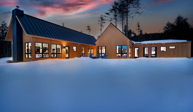 6BR Mountain Cabin | Hot Tub Fire Pit