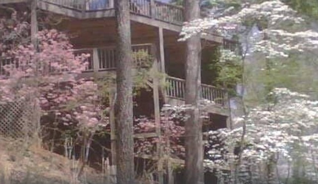 6BR Premier Property w/Seasonal Golf Course & Swim; Lake Views