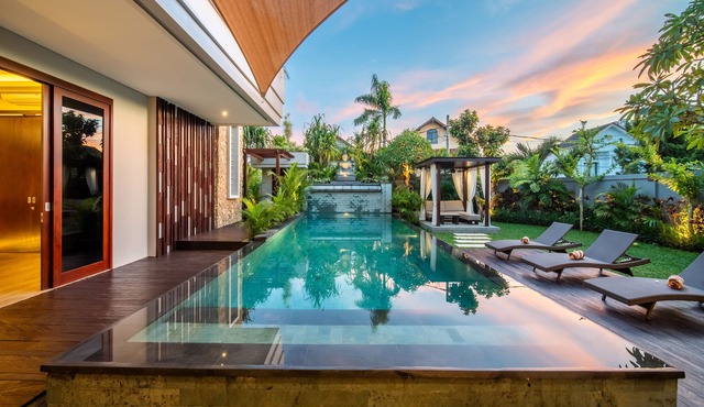 6BR Private Pool Villa in Jimbaran | 10 Min to Beach & Airport | Sleeps 12