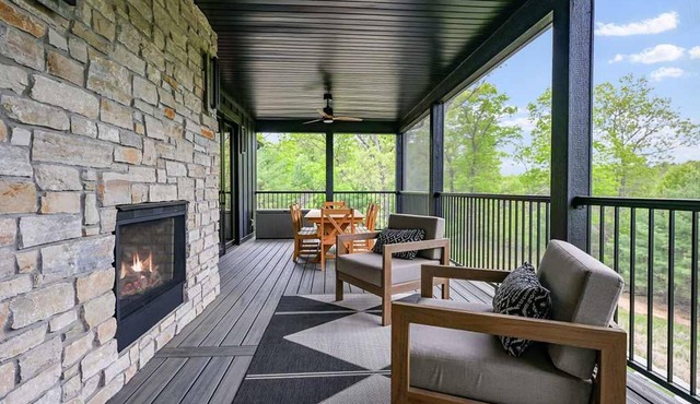 6BR Sand Valley Lodge With Hot Tub Bar Putting Green