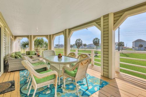 6BR Spacious Beach Home with Big Balcony and Views
