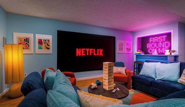 6BR Theater, Game Room, Hot Tub, Fire Pit, Bowling