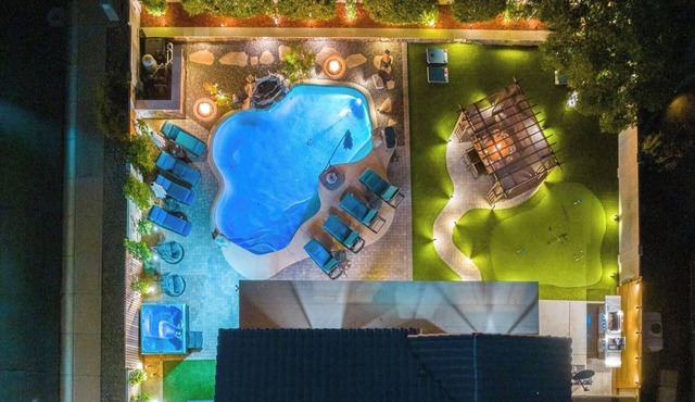 6BR Wonder w/Heated Pool/Hot Tub/Game Room