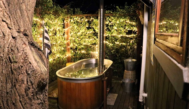 6Sixteen The Banks by Tiny Away