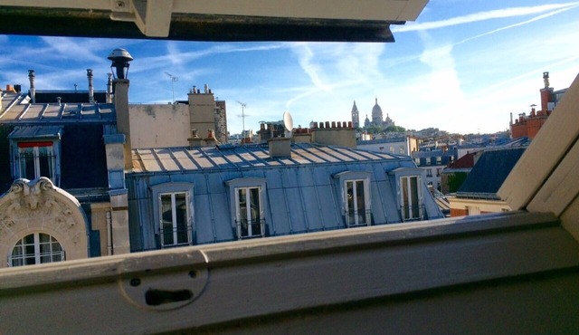 6th floor apartment without elevator in a Haussmann building Paris 9eme
