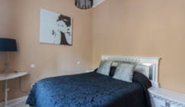 6WiFi + A/C + PATIO + METRO/BUS SAME STREET AT 10 MIN SOL