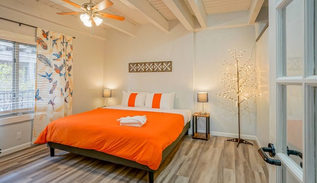 #7: 2bd/1.5ba, Newly Remodeled, Walk to Old Town