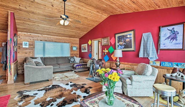 7-Acre Working Farm Near Lake Geneva: Pets Welcome