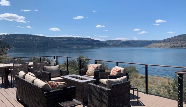 7 Bays home on Lake Roosevelt with great views and easy beach access.