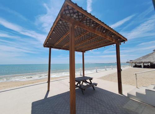 #7 Beach Front Private Room