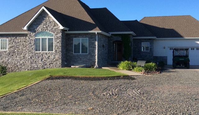 7 Bed 4 Bath w/Exquisite Lake McConaughy View!