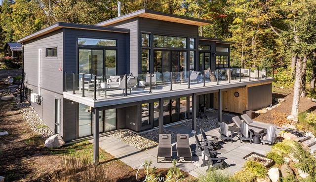 7 bed 5 bath cottage on Lake Rosseau