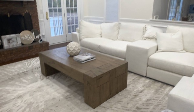 7 bed-6 bath cozy mansion on a secluded 15 acres near to outlets.