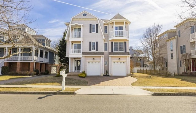 7 Bedroom, 4 Full Baths, and Two Blocks to Beach