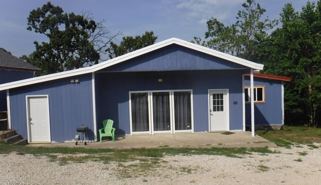 7 Bedroom - 5 Bath Lakefront