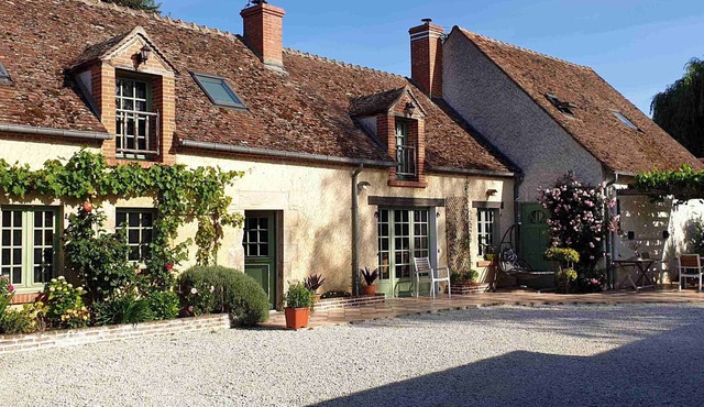 7-bedroom, 6-bathroom house between Orléans and Gien