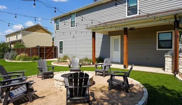 7 Bedroom 7.5 Bathroom Stephenville Villa