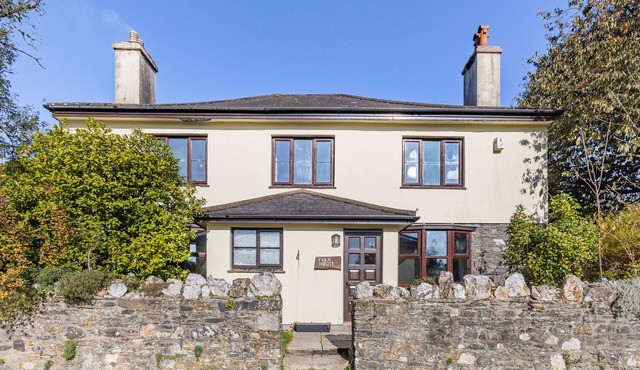 7 bedroom accommodation in Dunterton, near Tavistock