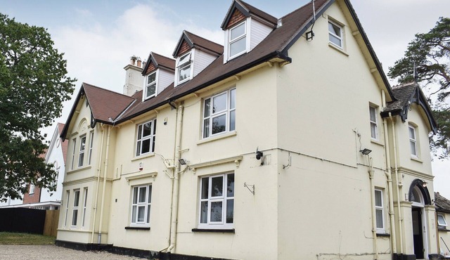 7 bedroom accommodation in Wareham