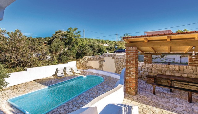 7 bedroom accommodation in Barbat